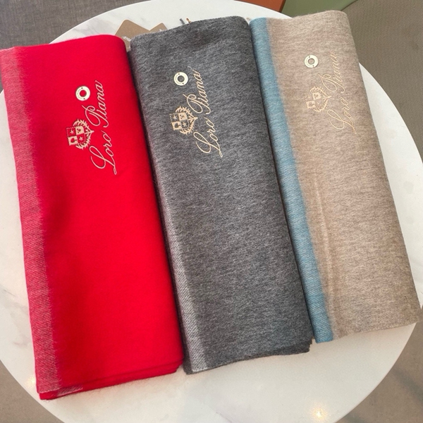 ブランドマフラー背面デザイン